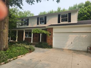 3964 Tennyson Ln, North Olmsted, OH 44070