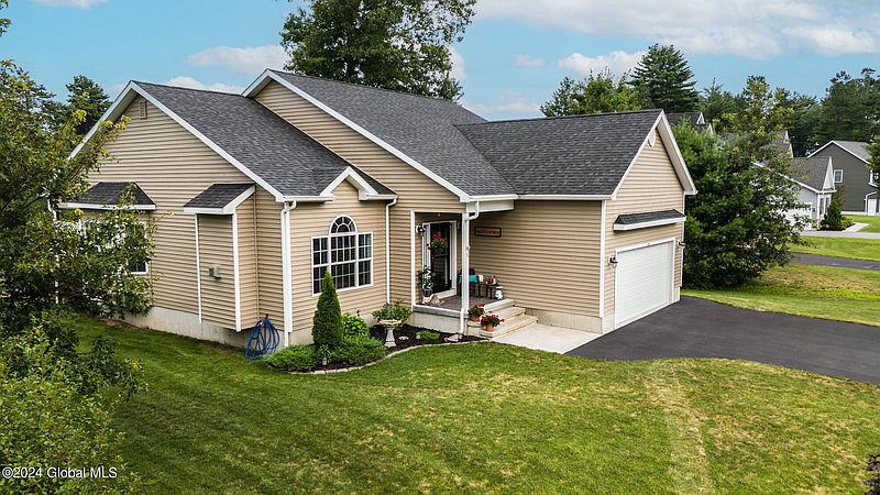 2nd image of 71 Richmond Hill Drive