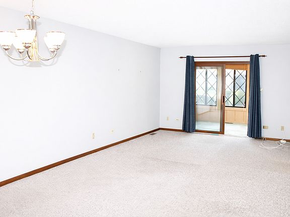 4th image of 809 Shagbark Rd #0