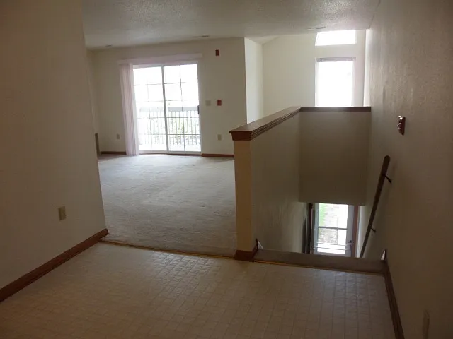 908 Upper MLS_03172014