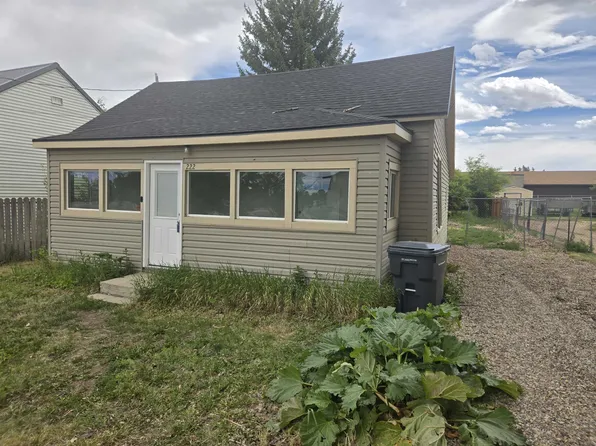 222 County Rd, Evanston, WY 82930
