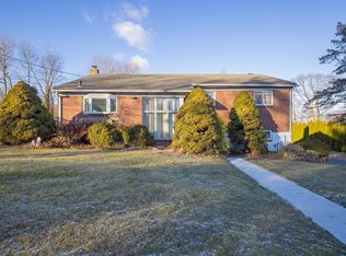 69 Silver Birch Ln, Pearl River, NY 10965