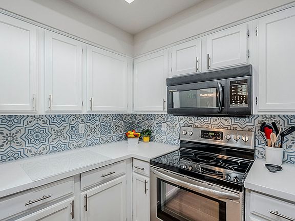 5th image of 1029-7800 E Lincoln Dr