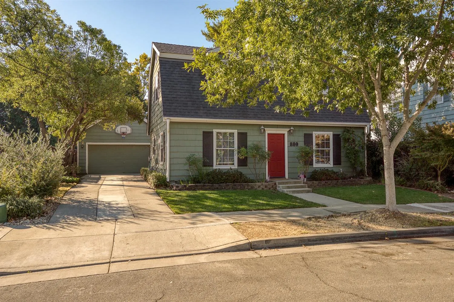 880 Potsgrove Pl photo 1