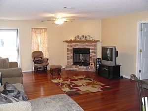 4th image of 130 Anita Dr