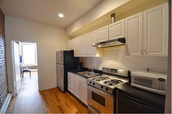 Rented by Smart City Real Estate LLC | media 14