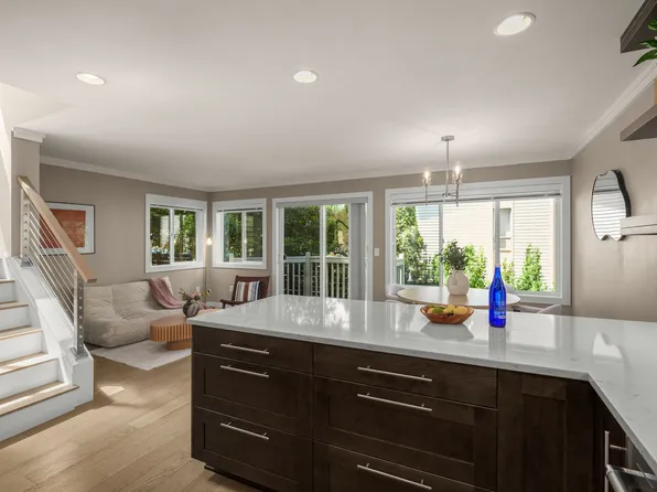 127 9th Ln, Kirkland, WA 98033