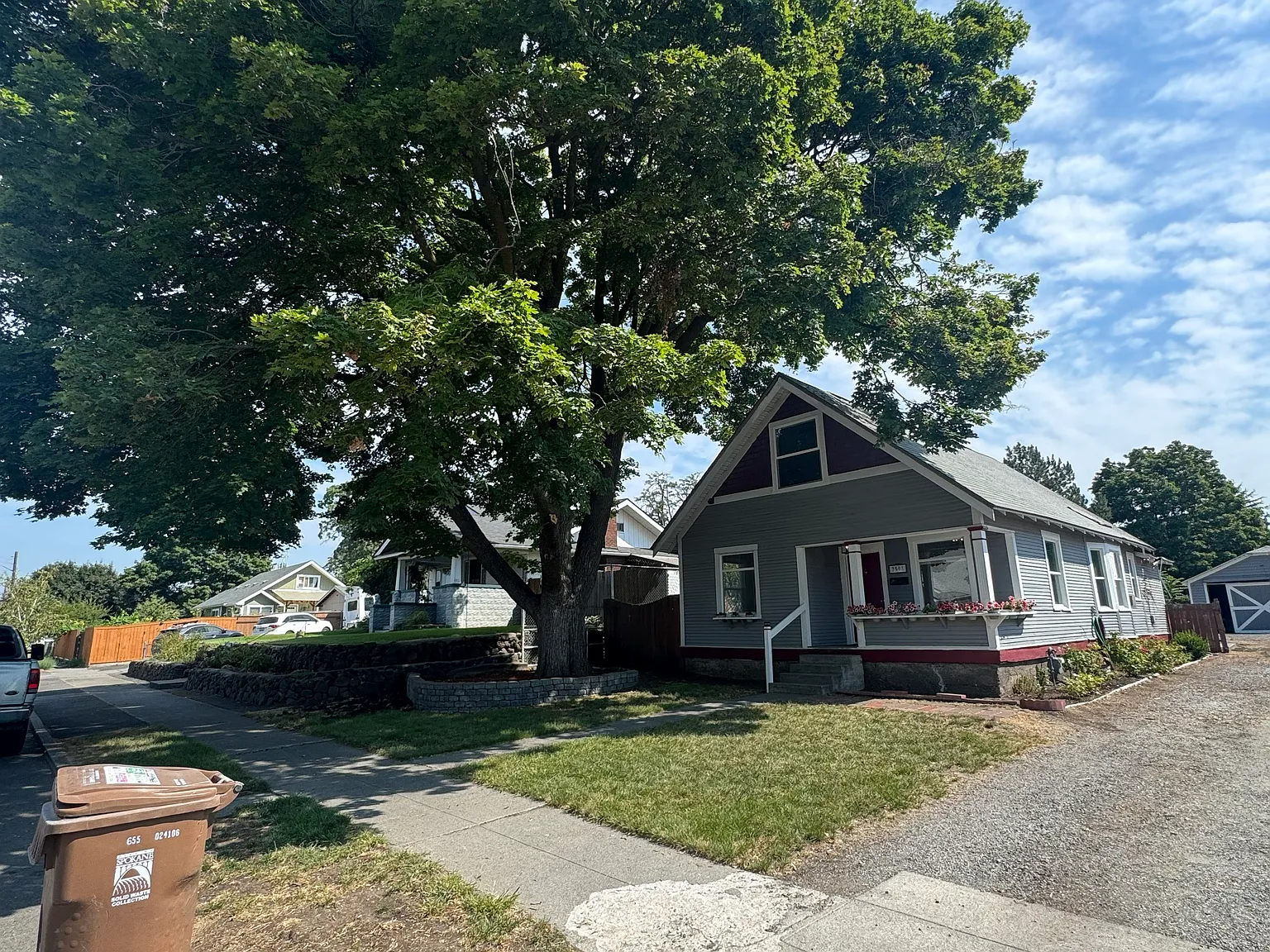 3 bed, 2.5 bath, 1500 sqft, $2,400 — Photo 2