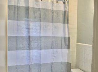 28 Griffin St, Springfield, MA 01104