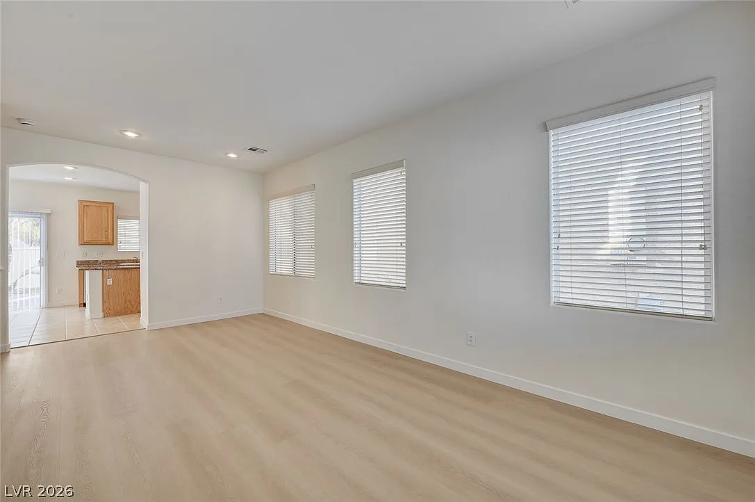 4 bed, 2.5 bath, 1746 sqft, $1,950 — Photo 3