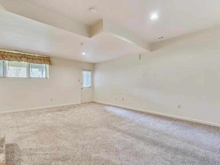 5205 Columbia Rd #9 — Photo 30
