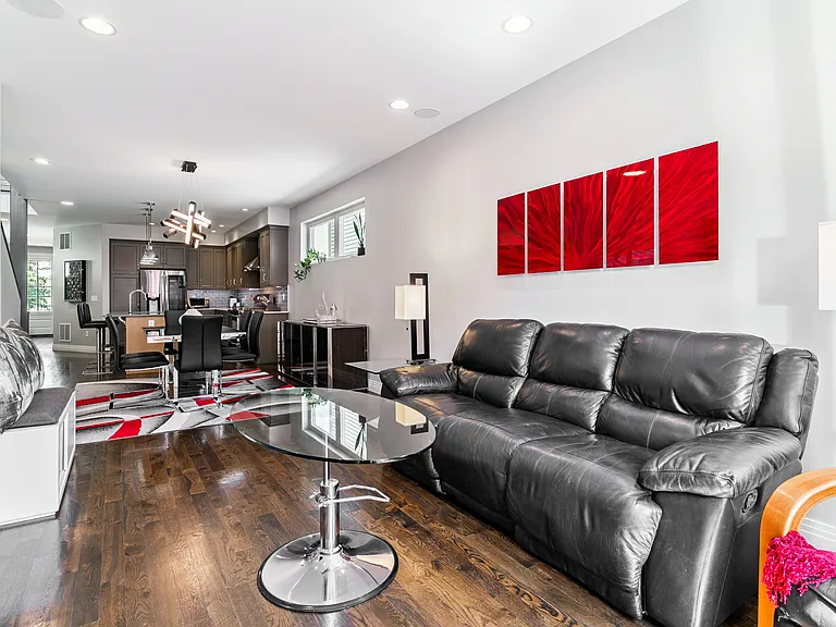 2428 N Clarkson St — Photo 11