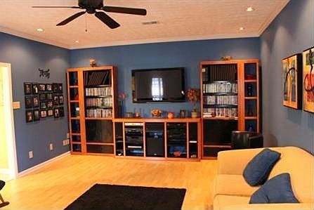 3rd image of 3984 Kenesaw Dr