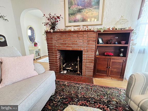 4th image of 303 Crescent Rd