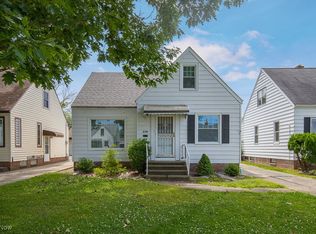 8205 Pelham Dr, Parma, OH