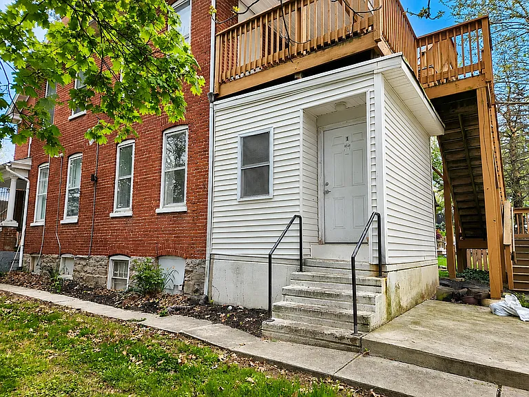 1113 E. King St. — Photo 1