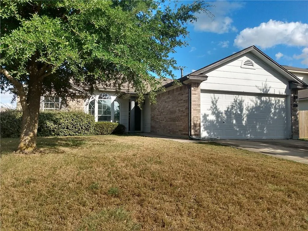 3 bed, 2.0 bath, 1361 sqft, $1,650 — Photo 2