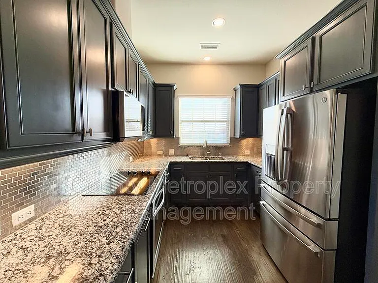 950 Dartford Dr — Photo 4