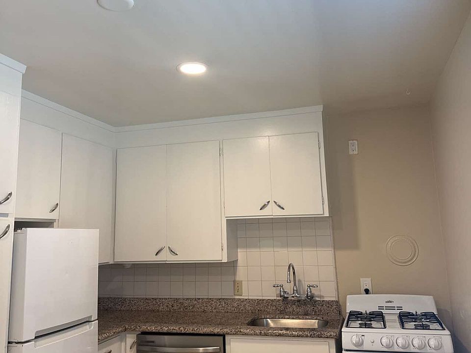 1st image of 560 Lafayette St
