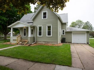 621 Iowa St, Cedar Falls, IA 50613