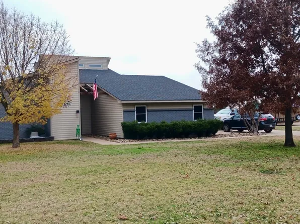 12 Cliff Dr, Mineral Wells, TX 76067