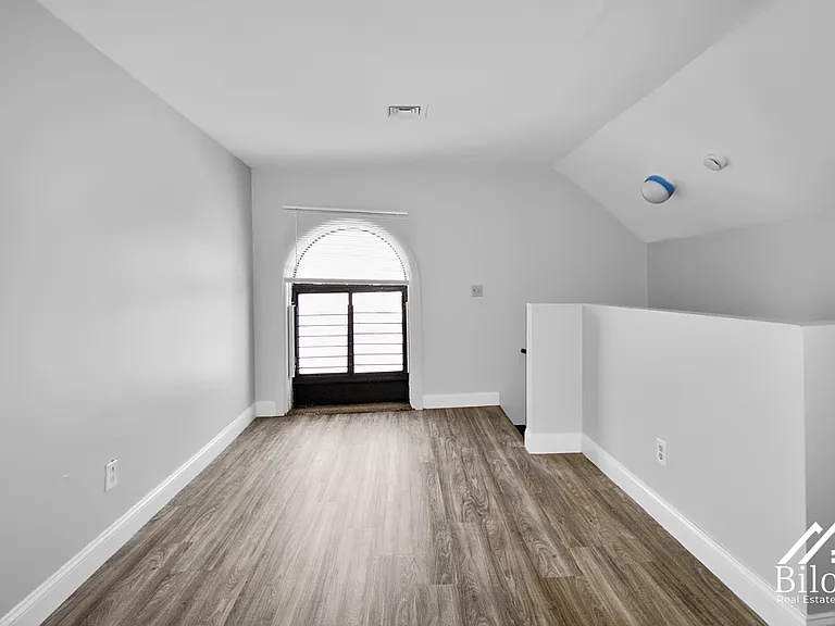 859 Pine Street — Photo 48