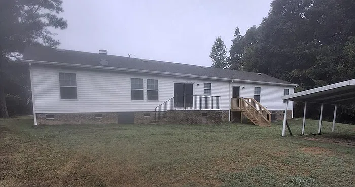 4 bed, 2.0 bath, 1950 sqft, $2,225 — Photo 3