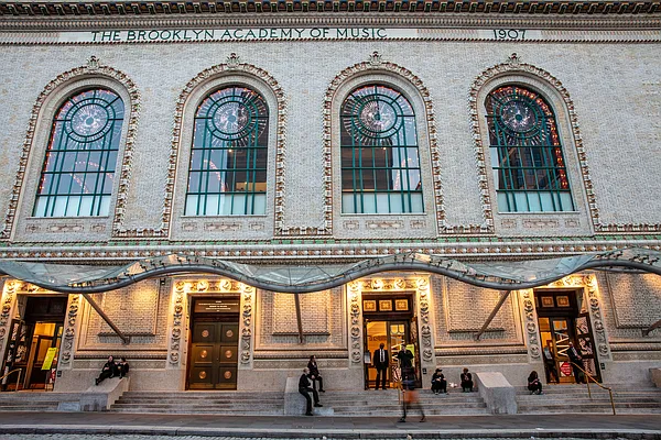 Rented by MNS | media 28