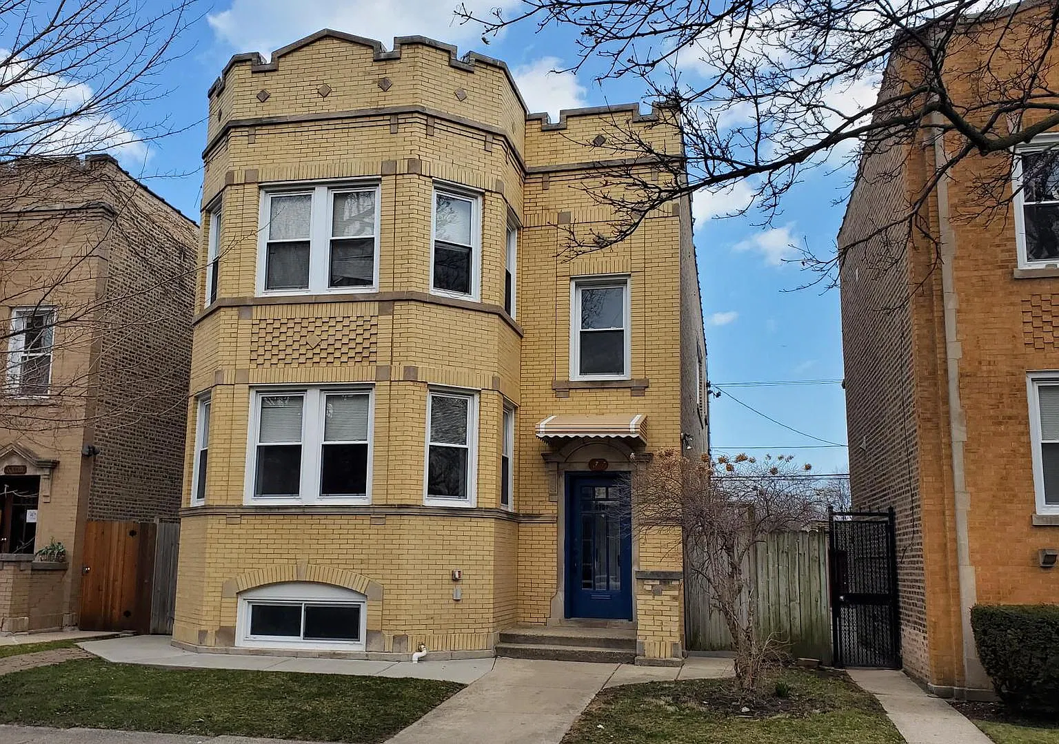 3 bed, $2,500 — Photo 1