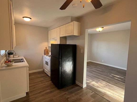 3rd image of 21718 Elaine Ave #21718
