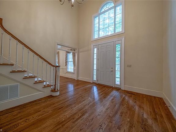 4th image of 4210 Brambletye Dr