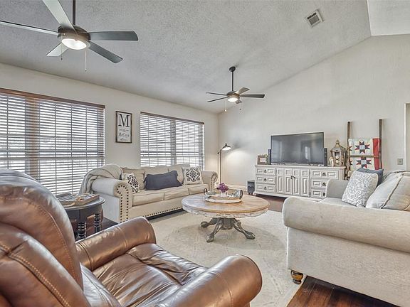 3rd image of 7009 Quail Meadow Dr