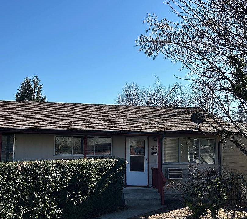 1st image of 16420 SW Gleneagle Dr