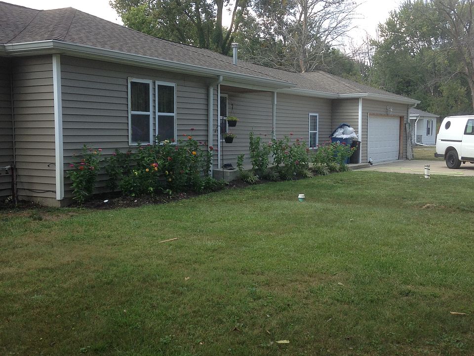 1st image of 5612 N Victoria Dr