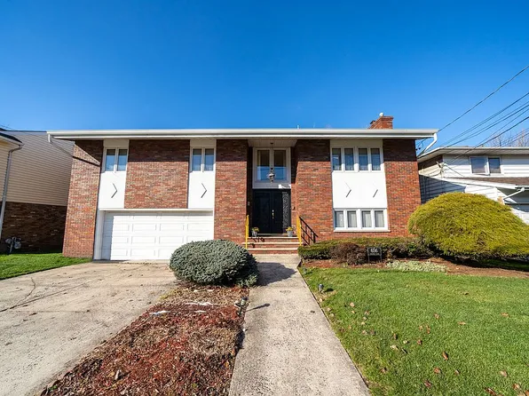 656 Chestnut Pl, Secaucus, NJ 07094