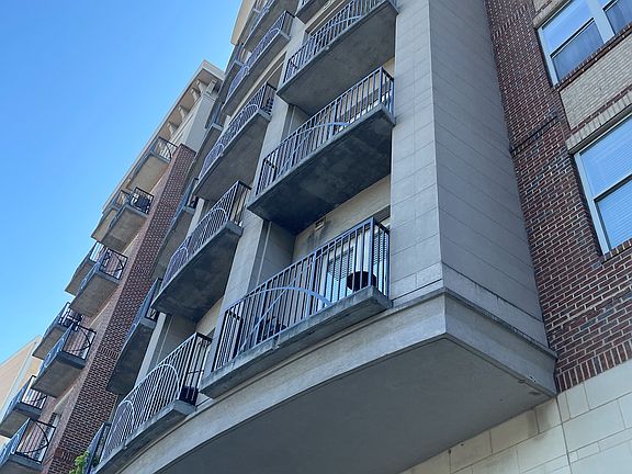 Gorgeous south Buckhead highrise building.