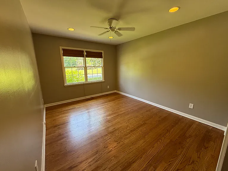 912 San Ramon Ave SE — Photo 16
