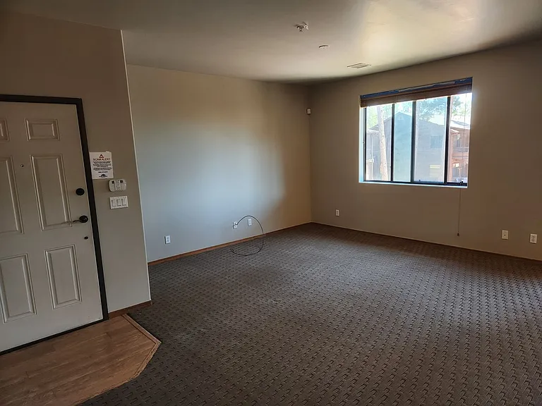 200 E Malibu Dr #B6 — Photo 4