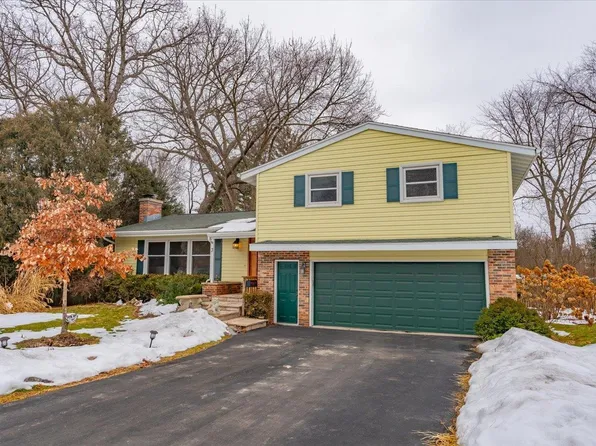 3 Rosewood Cir, Madison, WI 53711