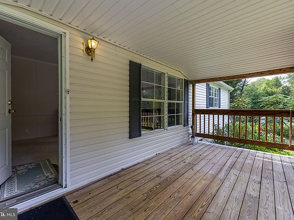 3rd image of 107 Greenwood Farms Ct