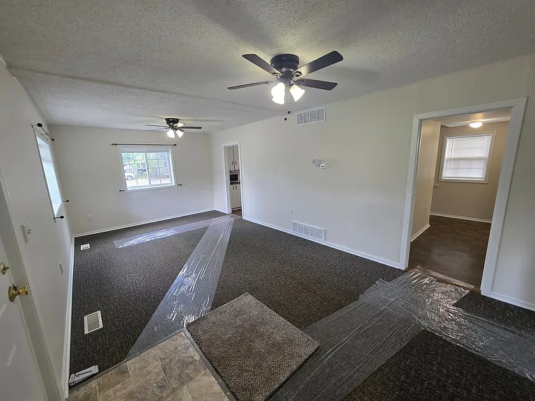 12920 E Valleyway Ave — Photo 2