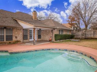 2103 Riverforest Dr, Arlington, TX 76017