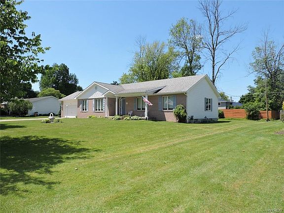 3rd image of 181 Amherston Dr