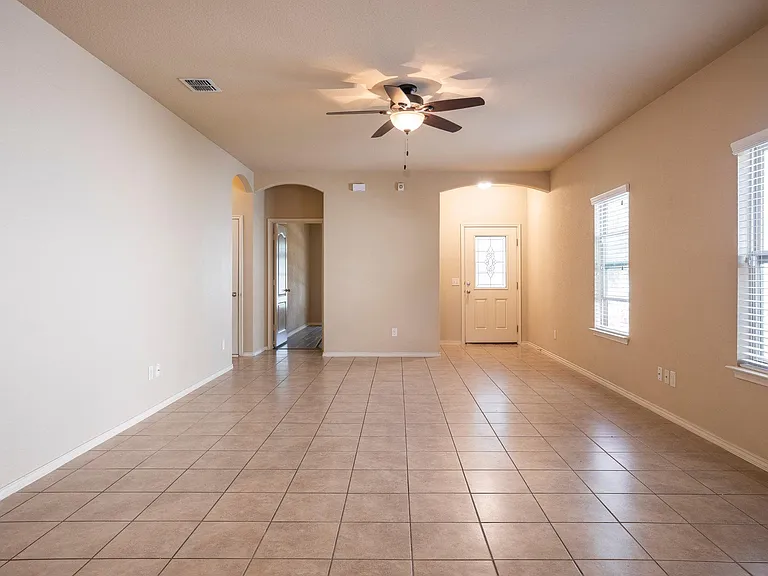 433 Stonebrook Dr — Photo 10