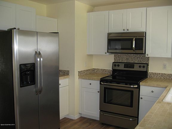 2nd image of 2066 8th Ave SW