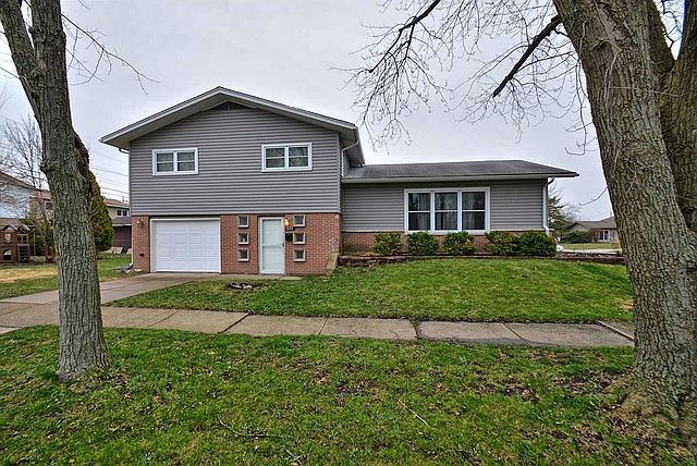 1st image of 15113 Oxford Dr