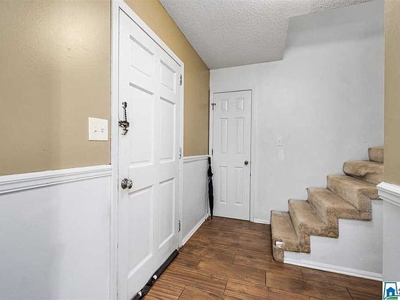 3rd image of 2205 S Sanders Cir