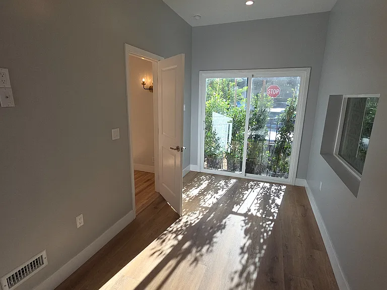 418 S Roxbury Dr #418 — Photo 21