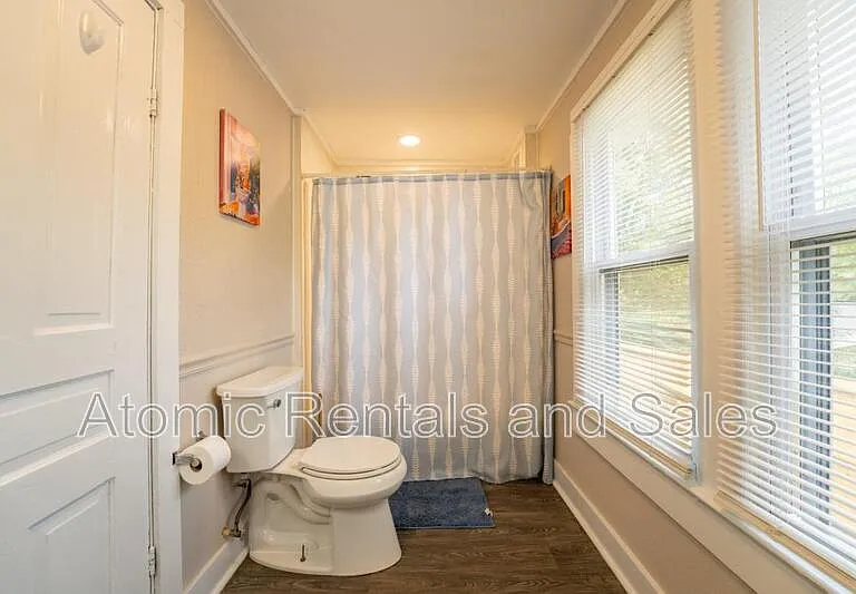 703 W 2nd Ave — Photo 11