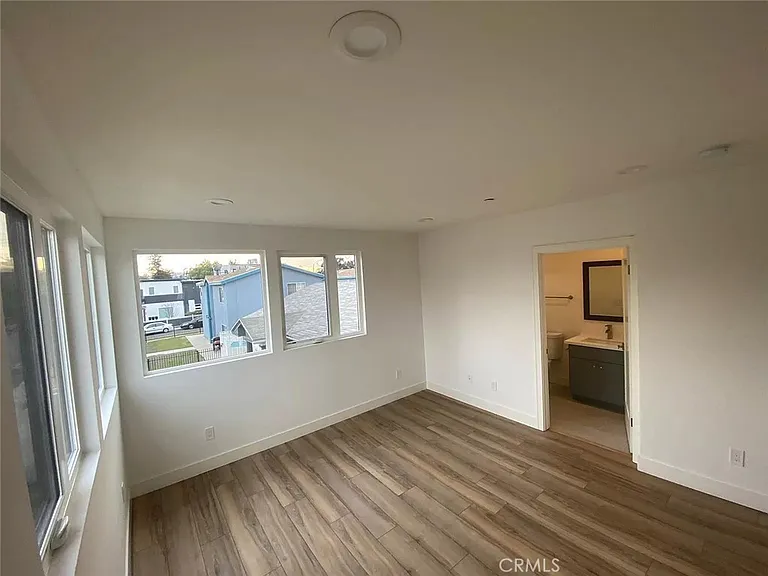 2151 S West View St — Photo 11